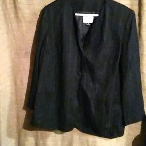 Le suit black striped suit